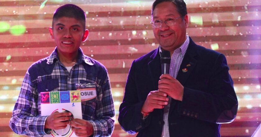 El estudiante Josué Linares se consagra ganador de la “Academia del Saber”