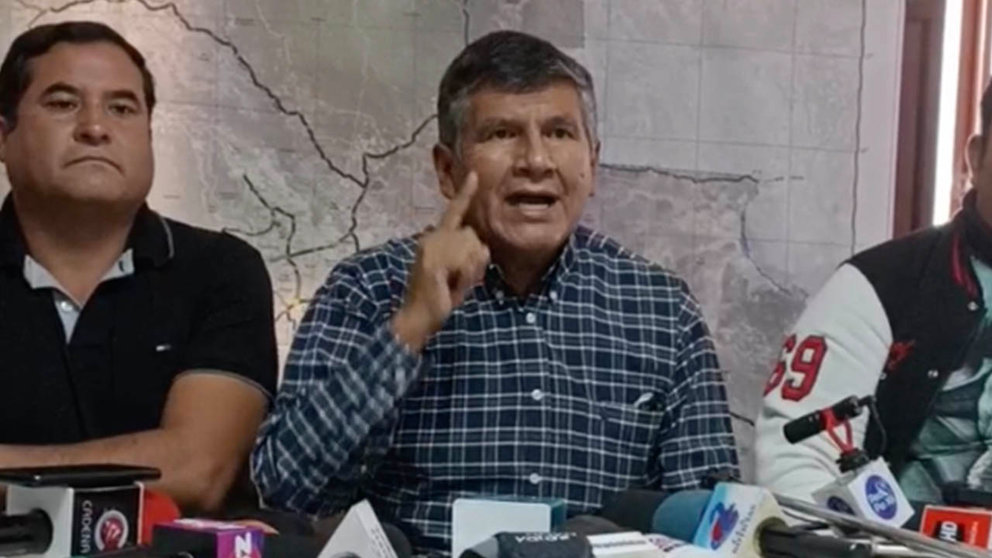 Transporte federado se opone al bloqueo en el Trópico y exige no perjudicar a Bolivia