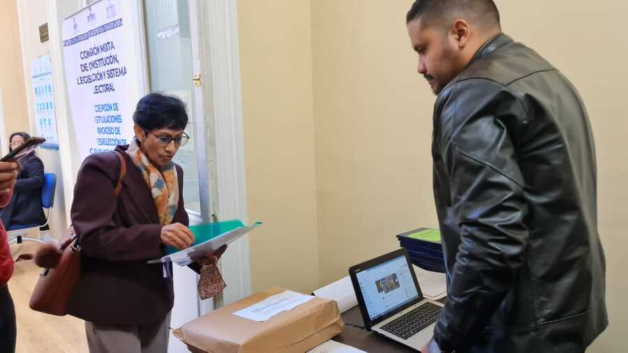 Comisiones Mixtas registran a la primera mujer postulante rumbo a las elecciones judiciales